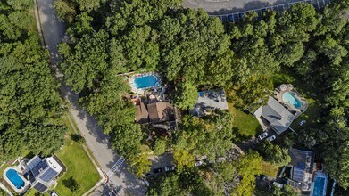 27 Squire Ct in Toms River, NJ - Building Photo - Building Photo