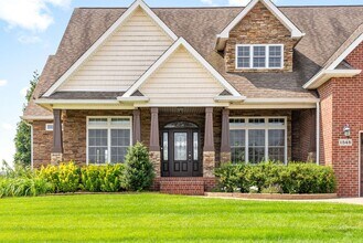 1548 Green Grove Way in Clarksville, TN - Building Photo - Building Photo