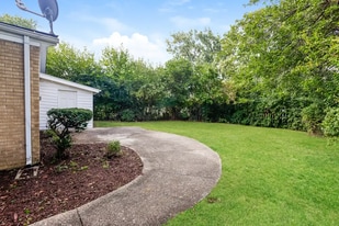 1463 Deerfield Rd in Deerfield, IL - Building Photo