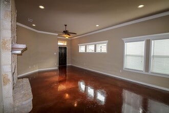 3025 Stallion Dr in Robinson, TX - Building Photo - Building Photo