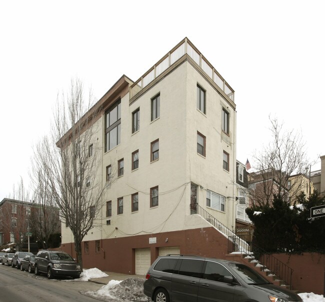 2232 Green St in Philadelphia, PA - Building Photo - Building Photo