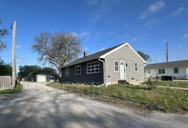 4525 N 70th St in Lincoln, NE - Building Photo - Building Photo