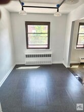 44 STREET, Unit 2A in Queens, NY - Foto de edificio - Building Photo