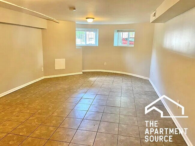 4011 S Calumet Ave, Unit G in Chicago, IL - Foto de edificio - Building Photo