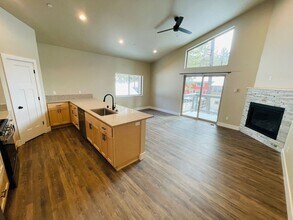 2494 Conestoga St in South Lake Tahoe, CA - Building Photo - Building Photo