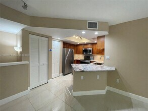 2131 SE 10th Ave in Fort Lauderdale, FL - Building Photo - Building Photo