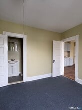 240-242 Washington St in New Britain, CT - Building Photo - Building Photo