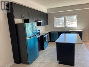 26 Trailside Dr in Haldimand, ON - Building Photo - Building Photo