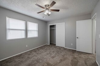 Pine Creek Apartments in Wichita, KS - Foto de edificio - Interior Photo