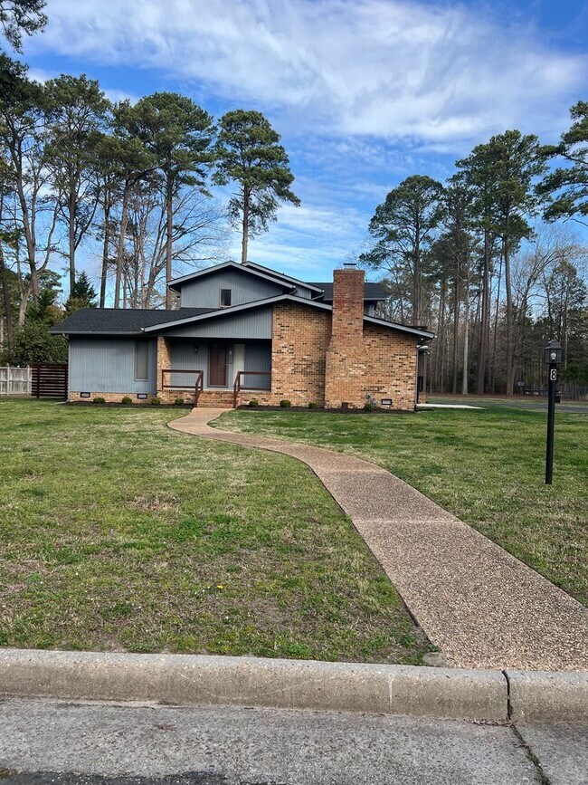 property at 8 Butler Pl