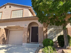 1604 Coyote Run Dr in Henderson, NV - Building Photo