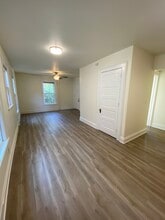 26 N Butler St, Unit #2 in Madison, WI - Foto de edificio - Building Photo