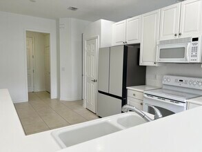 44 Lancaster Rd in Boynton Beach, FL - Building Photo - Building Photo
