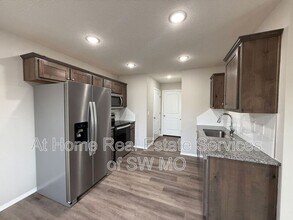 820 E Watermill Cir in Ozark, MO - Building Photo - Building Photo