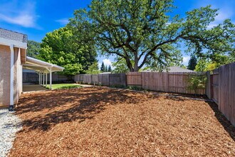 6245 Gold Hills Ct in Redding, CA - Building Photo - Building Photo