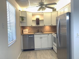 70 Normandy B in Delray Beach, FL - Building Photo