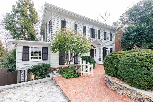 property at 37 Montgomery Ferry Dr NE