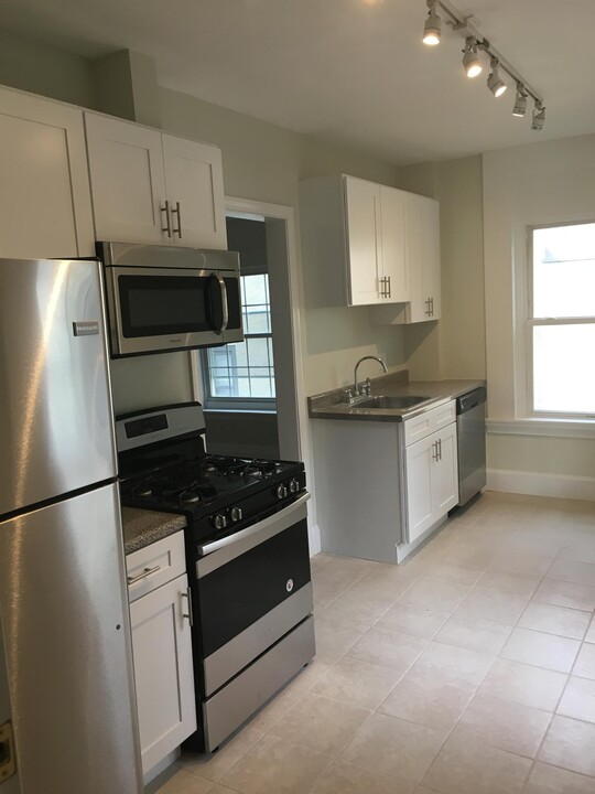 358 Broadway, Unit 4 in Somerville, MA - Building Photo