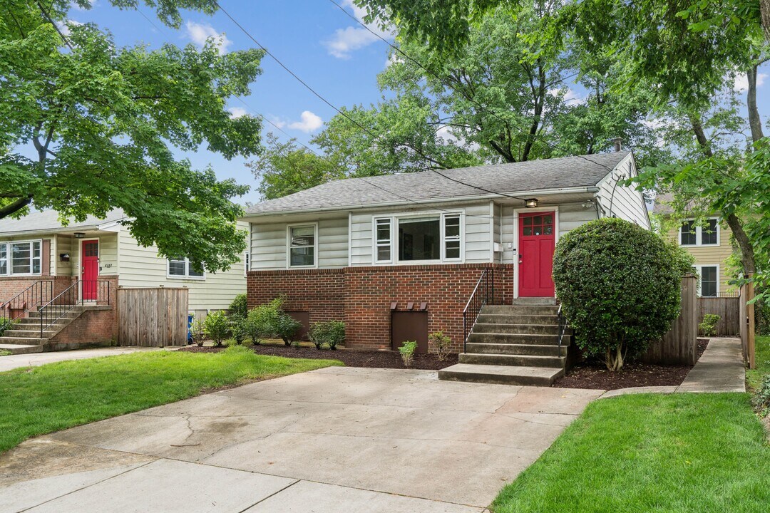4705 Norwich Rd in College Park, MD - Building Photo