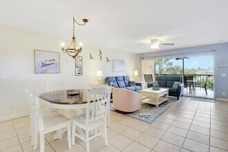 275 Palm Ave, Unit A302 in Jupiter, FL - Building Photo - Building Photo