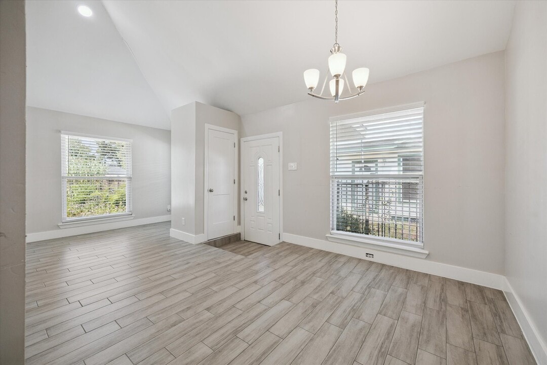 2320 Peppermill Rd in Houston, TX - Building Photo