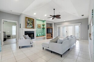 381 Worthington St in Marco Island, FL - Building Photo