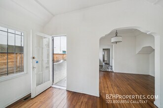842 N Orange Dr in Los Angeles, CA - Building Photo - Building Photo