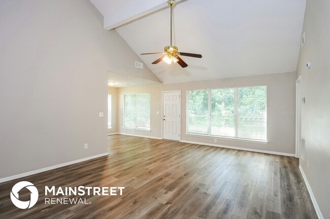 492 Crestwood Ct in Lithonia, GA - Building Photo - Building Photo