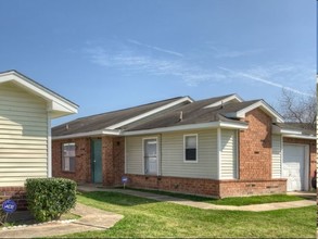 Ridgemont Heights in Houston, TX - Building Photo - Building Photo