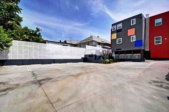 141 W Avenue 31 in Los Angeles, CA - Foto de edificio - Building Photo