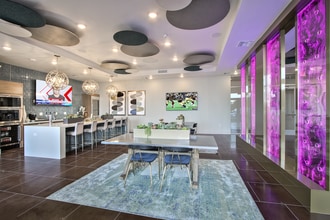 Jade Apartments in Las Vegas, NV - Building Photo - Building Photo