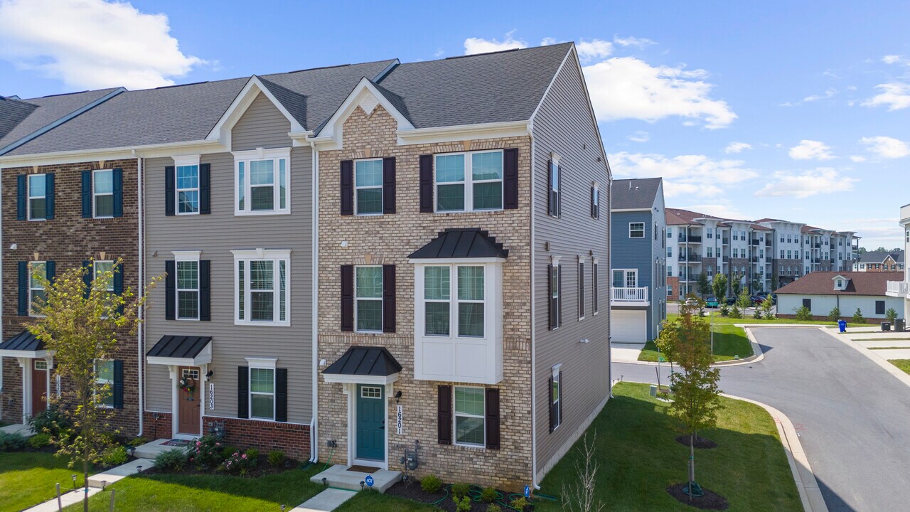 16201 Bright Star Wy in Bowie, MD - Building Photo