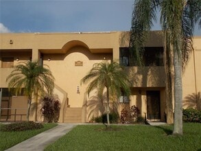 159 Lakeview Dr in Weston, FL - Building Photo - Building Photo