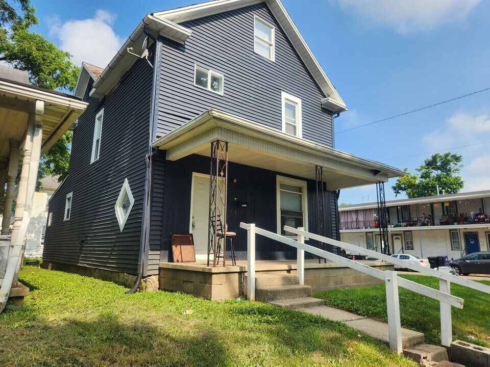 313 1/2-437-432 Harrison Ave in Lancaster, OH - Building Photo