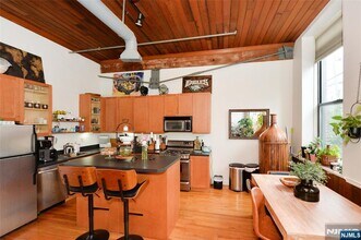 126 Webster Ave in Jersey City, NJ - Building Photo - Building Photo