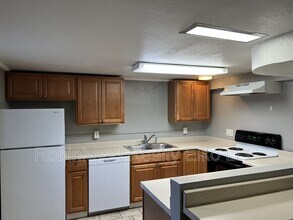 272 W Cedar St in Elko, NV - Building Photo - Building Photo