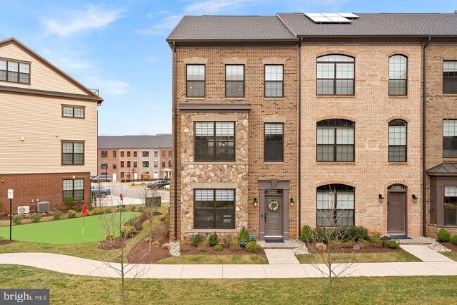 property at 4422 Fair Lakes Ct