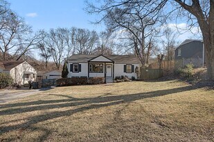 2204 Sandra Dr in Nashville, TN - Building Photo