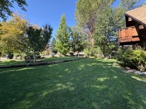 2727 Highland Dr in Bishop, CA - Building Photo - Building Photo