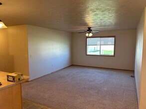 3808 W 93rd St, Unit 1 in Sioux Falls, SD - Building Photo - Building Photo