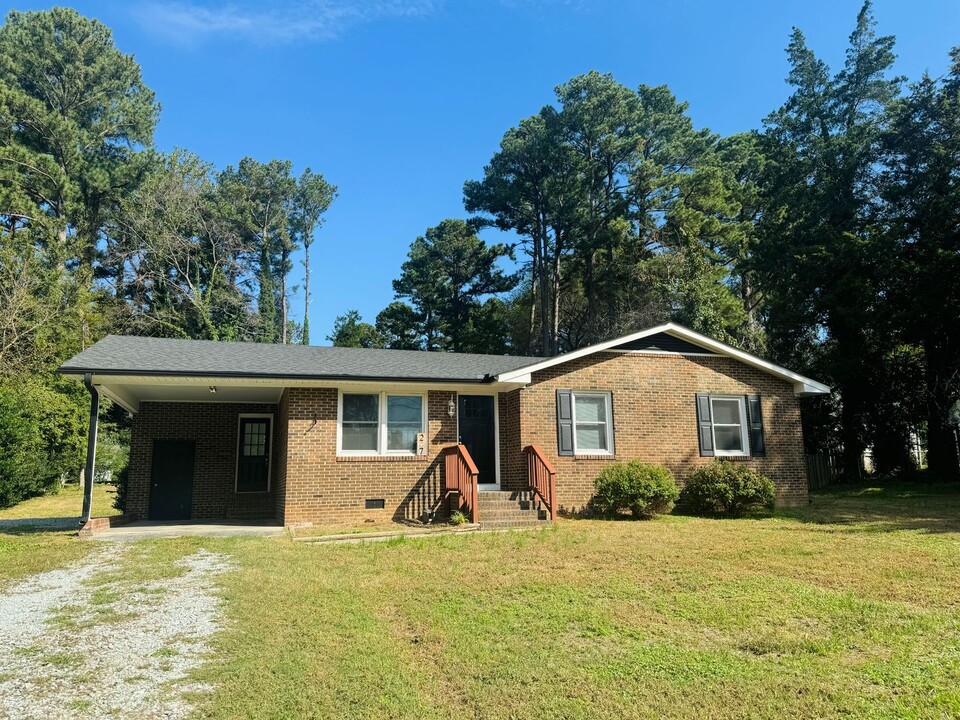 207 Galverston Dr in Durham, NC - Foto de edificio