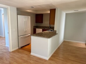 380 W Wilson St in Costa Mesa, CA - Building Photo - Building Photo