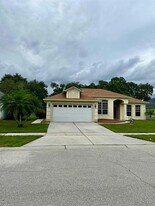 2096 The Oaks Blvd in Kissimmee, FL - Building Photo