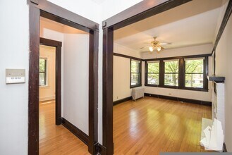 3501 N Greenview Ave, Unit 3501-1 in Chicago, IL - Building Photo - Building Photo