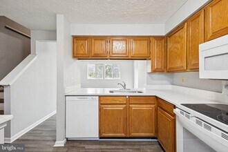8549 Blackfoot Ct in Lorton, VA - Building Photo - Building Photo