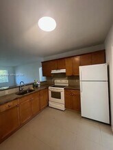 901 SW 4th Terrace in Hallandale Beach, FL - Building Photo - Building Photo