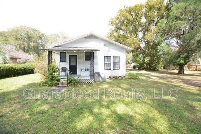 property at 1465 E Boulevard St