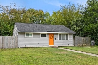 1933 Somerville Dr in Hampton, VA - Building Photo - Building Photo