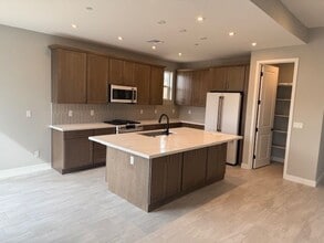 1345 Rockwood Dr in Prescott, AZ - Foto de edificio - Building Photo