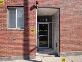 360 Market St in Boston, MA - Building Photo